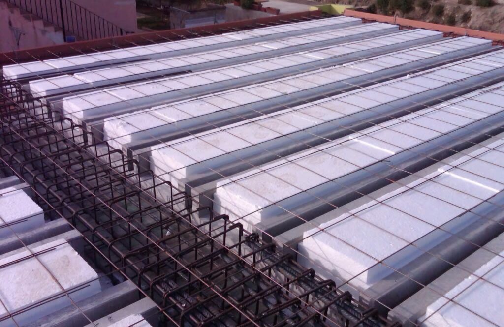 Thi công xốp EPS cách nhiệt chống nóng