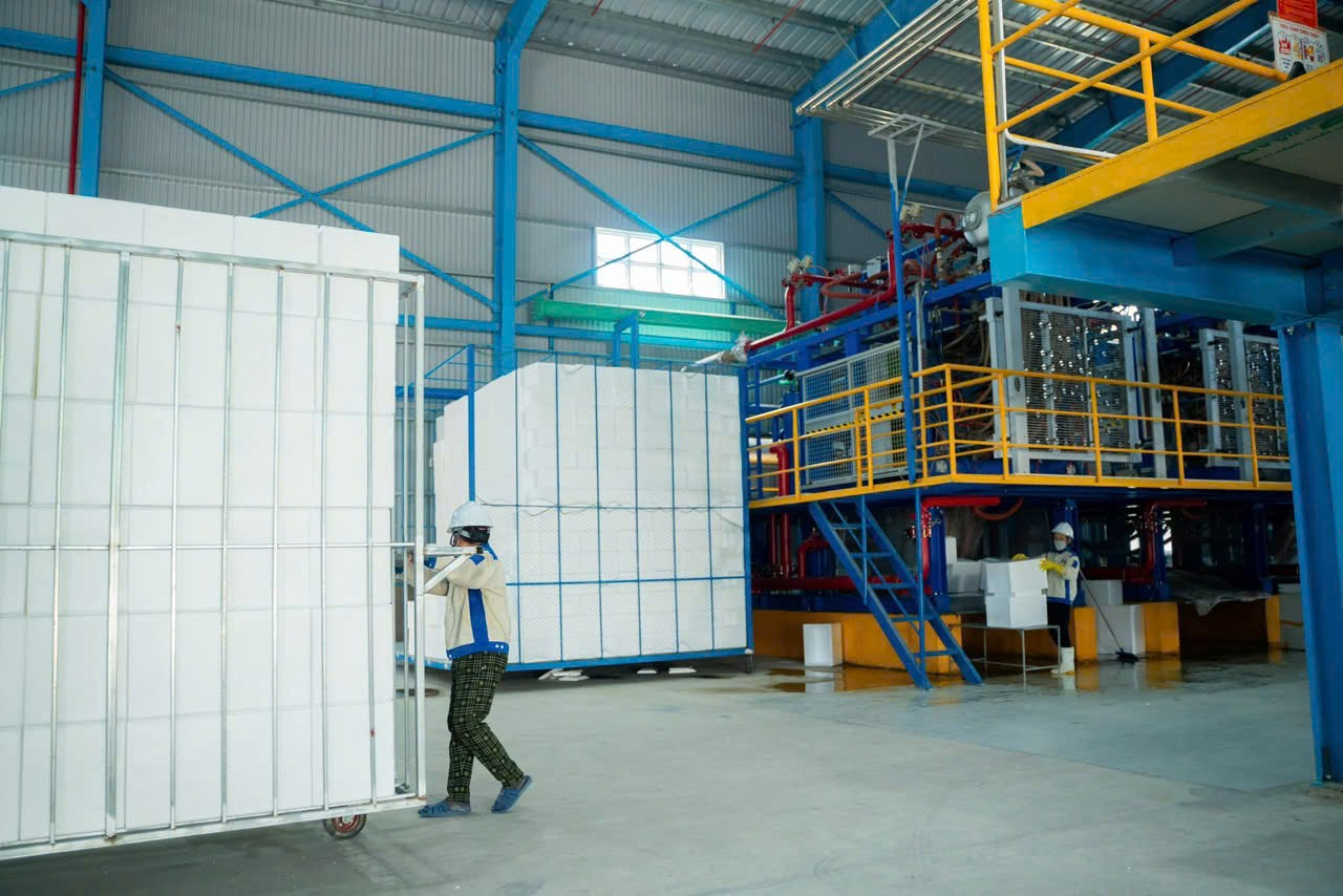 Máy sản xuất xốp EPS